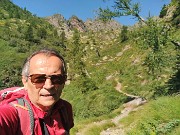 23 Dopo il bosco di faggeta-abetaia  entro nel lariceto e salgo ai pascoli magri della Val Pianella 